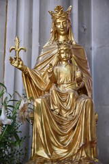Fototapeta na wymiar Vierge à l'Enfant de la cathédrale de Bayeux. France