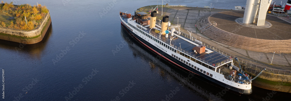 Wall mural Queen Mary Ship on the River Clyde at the Glasgow Science Centre - Wall murals