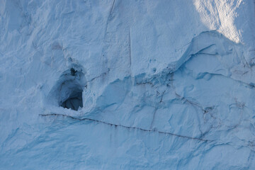 texturas y formas de grandes icebergs en ciruculo polar artico