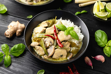 Thai green curry with chicken and vegetables - obrazy, fototapety, plakaty