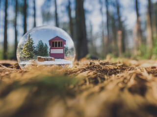 barn house snow globe