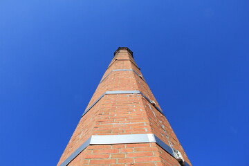 レンガ造りの高い煙突
