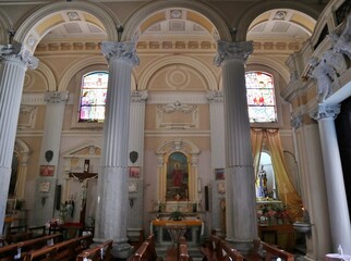 Bacoli - Altari nella navata destra della Chiesa di Sant'Anna