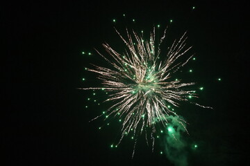 Feuerwerk grün