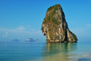 Fototapeta na wymiar 南国タイのビーチリゾート