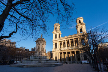 Vue extérieure de l'église catholique Saint-Sulpice, située place Saint-Sulpice, dans le...