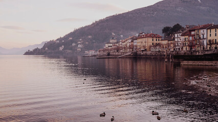 Fototapeta na wymiar Cannobio am Lago Maggiore in Italien im Winter.