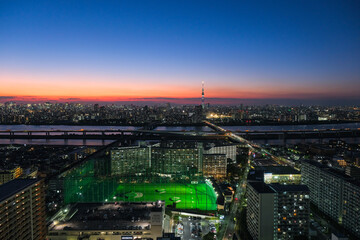 Obraz premium 東京都江戸川区 タワーホール船堀展望室から見る夕日没の東京