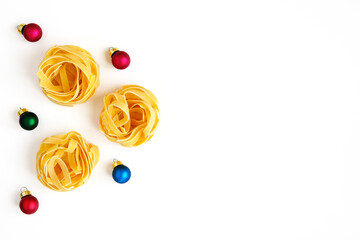 Pasta with christmas decoration, Christmas foodie, Xmas pasta flaty, color, space for text