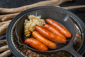 	手作り燻製　Homemade smoked food at the campsite