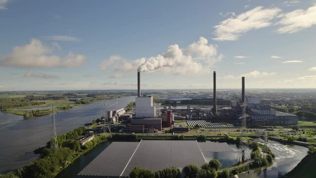 Netherlands, Geertruidenberg, Coal and biomass fired power station