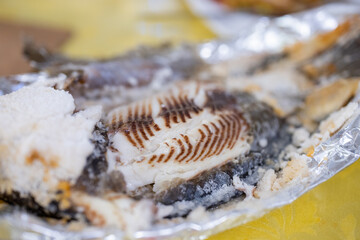 Fish baked in salt dish