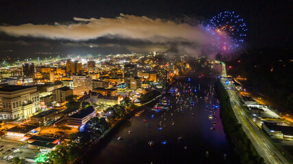 Naklejka premium Fireworks on the River