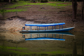 Obraz premium boat on the river