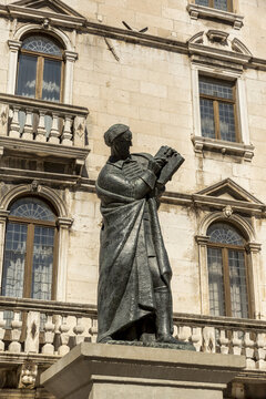 Statue of Marko Marulic, father of Croatian literature, by Ivan Mestrovic in front of the Milesi Palace in Fruit Square; Split, Croatia