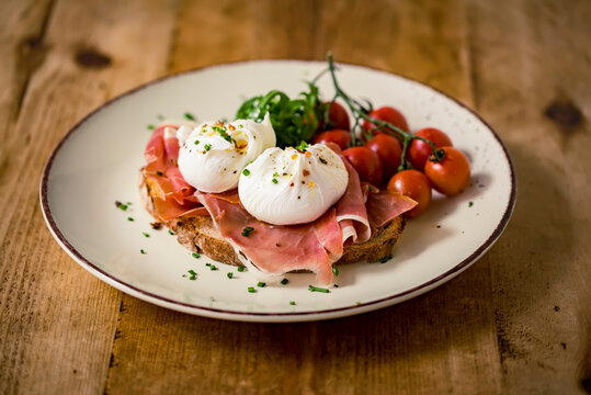 Prosciutto with mozzarella on toast; Studio