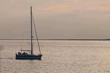 Fototapeta premium ship and sunset