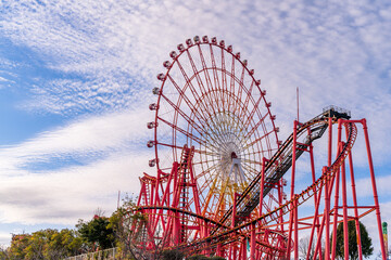 遊園地(アトラクション風景・観覧車) 
Amusement park (Attraction landscape/Ferris...