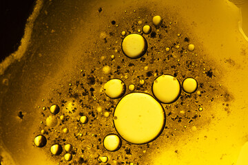 Reaction of liquid bubbles