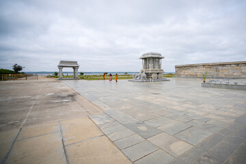Obraz premium A wide shot of an ancient elephant chariot and pagoda shot in an ancient marble temple in India, Greek Roman influence