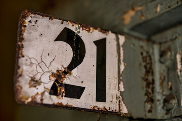 Nummer 21 , alt und rostig