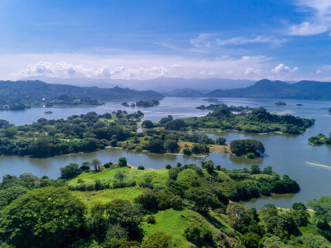 Aerial view of the Suchitl&aacute;n embankment in Potonico, Chalatenango, El Salvador 