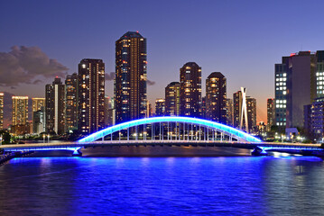 Fototapeta premium Eitai Bridge over Sumida River in Tokyo, Japan