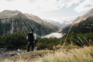 Blick auf den Schlegeisspeicher vom Wanderweg zur Olpererhütte