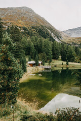 Fototapeta premium Hütte in den Zillertaler Alpen