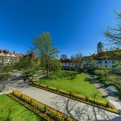Der Hofgarten im Augsburger Domviertel, öffentliche Oase der Ruhe nahe der Fürstbischöflichen...