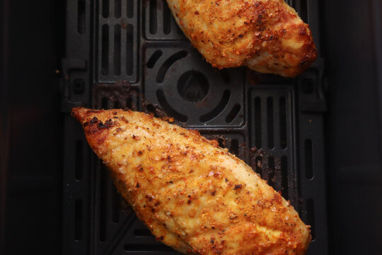 grilled chicken on an airfryer grill