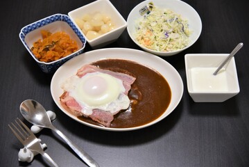 ベーコンエッグカレーセット
