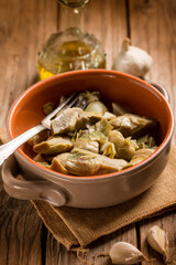 sauteed artichoke with garlic and olive oil