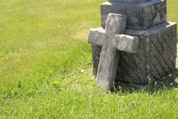 grave stone cross