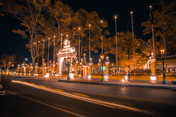 Fototapeta na wymiar night view of the street of the city