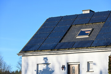 immobilier logement maison construction environnement chantier travaux panneaux solaire...