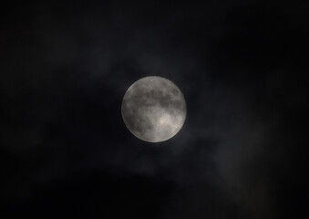 Fototapeta na wymiar Pleine lune de nuit