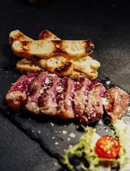 Cortes de ternera de primera calidad en un asador argentino