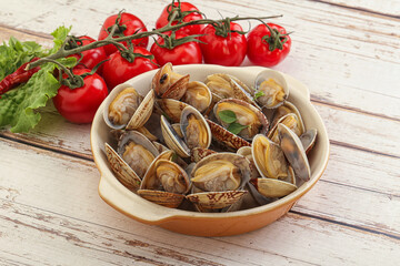 Vongole shellfish mollusc clem with butter