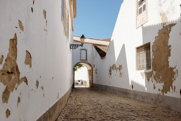 Walking through the old streets of the center of Faro, a town in the Algarve in Portugal.