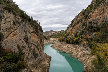 Fototapeta na wymiar amazing gorge in the northeast of Spain