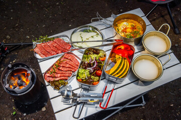 アウトドアでクッキング　Outdoor cooking made at the campsite