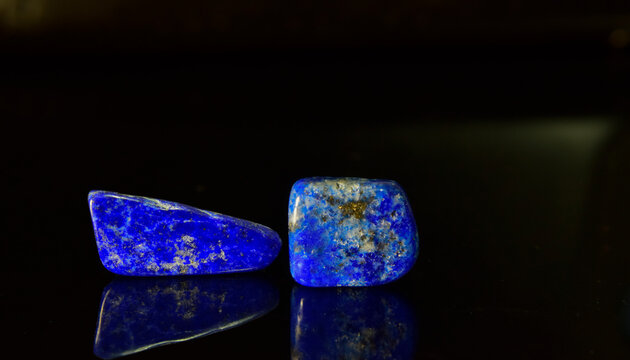 Lapis lazuli is a blue ornament.