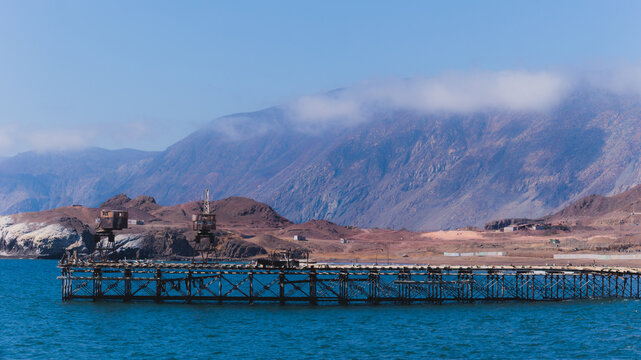 Muelle antiguo y Camanchaca de Taltal