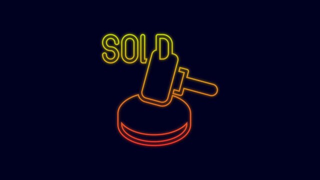 Glowing neon line Auction hammer icon isolated on blue background. Gavel - hammer of judge or auctioneer. Bidding process, deal done. Auction bidding. 4K Video motion graphic animation