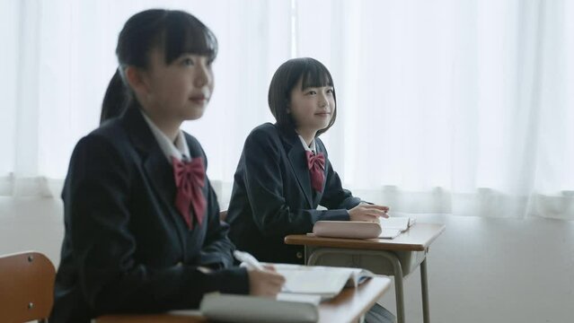 授業を受ける学生