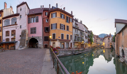 Fototapeta na wymiar Annecy - The old town in the morning dusk.