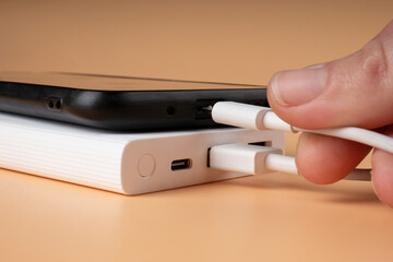 phone charging with power bank, extra battery for smartphone via usb