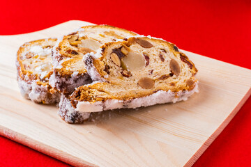 【菓子】カットされたシュトレン　クリスマス