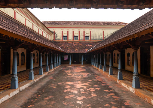 Chettiar mansion courtyard, Tamil Nadu, Pallathur, India